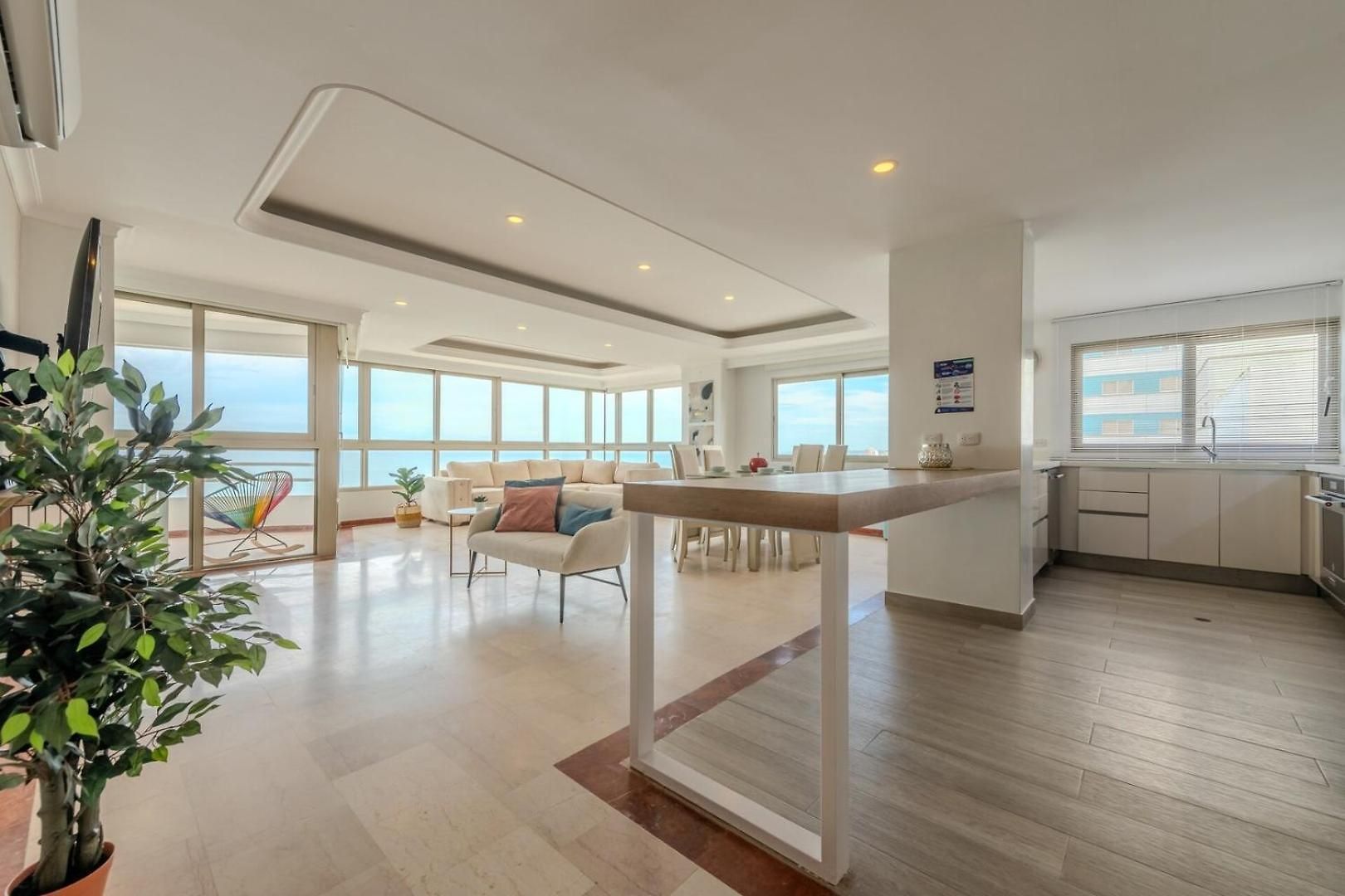Spectacular 3br Ocean View In Bocagrande