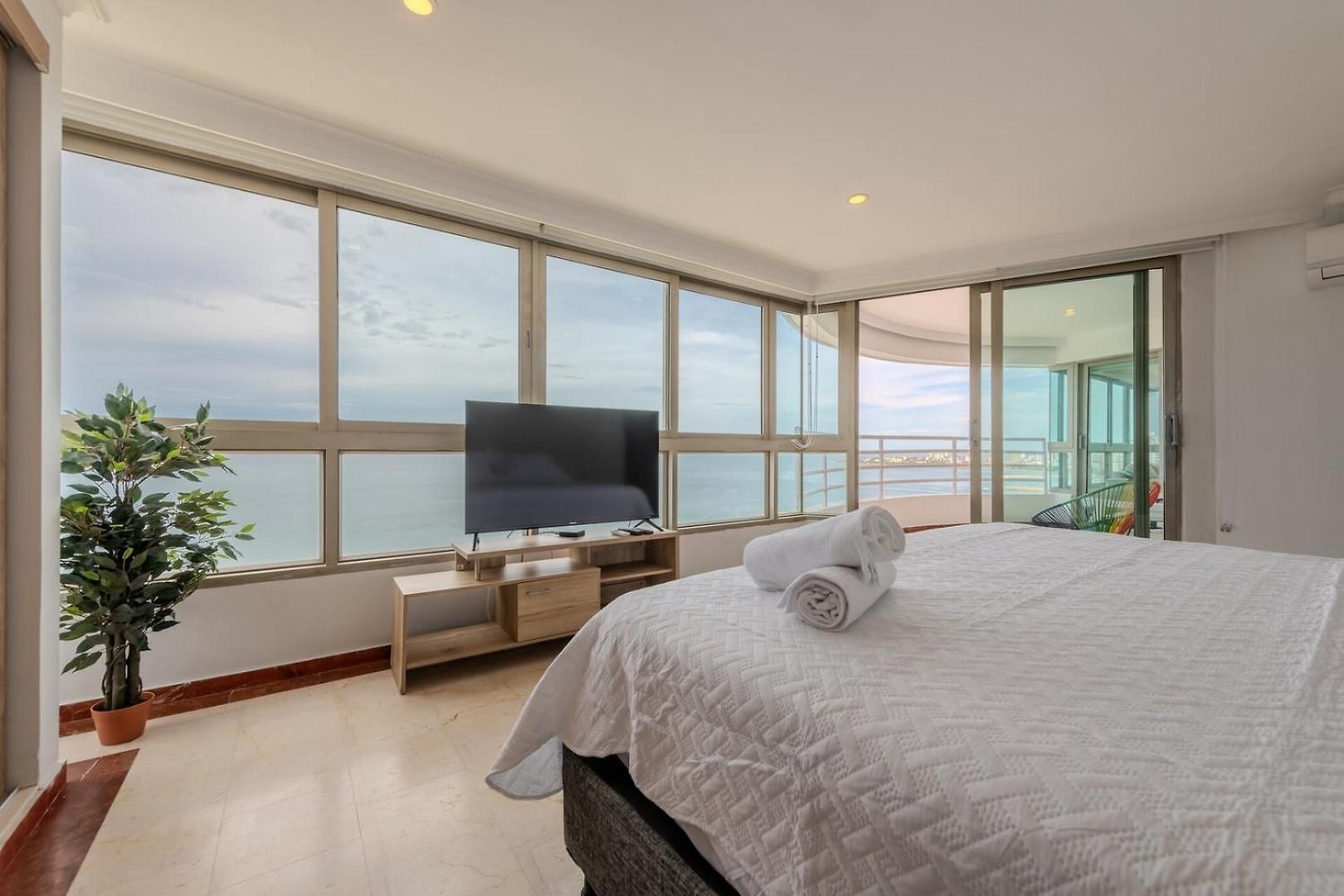 Spectacular 3br Ocean View In Bocagrande Apartamento
